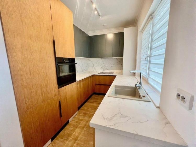 Duplex cu 4 camere cu Canalizare în Florești