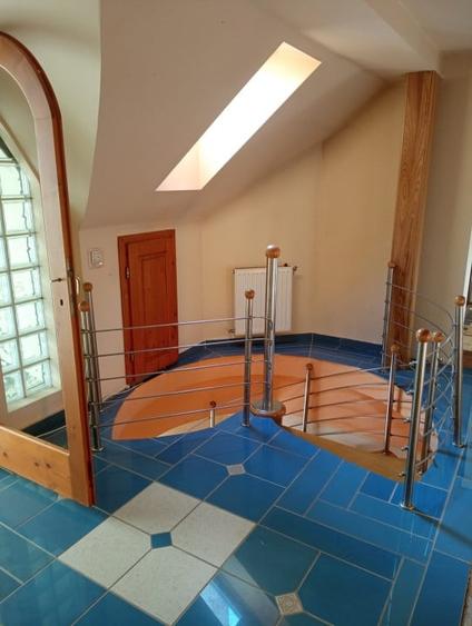Casă individuală cu 6 camere cu Canalizare în Nădlac
