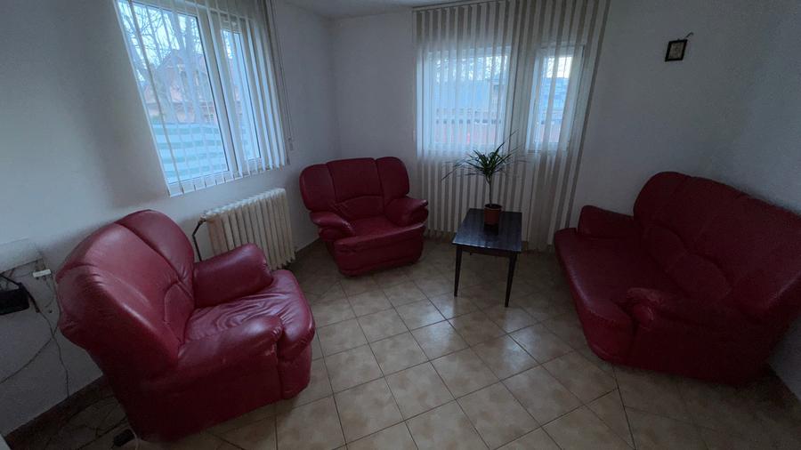 Casă individuală cu 6 camere cu Canalizare în Sărărie