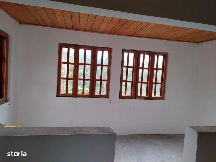 Casă cu 3 camere în Slătioarele