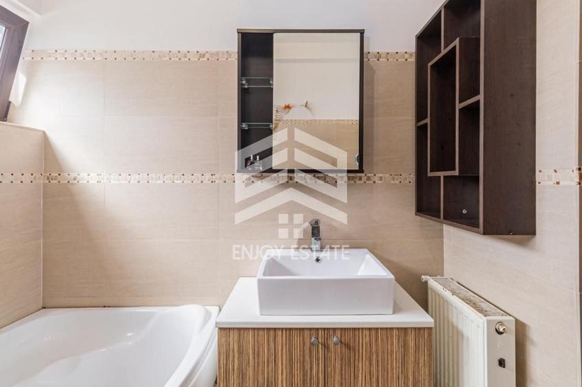 Apartament cu 4 camere decomandat, mobilat în Sânpetru