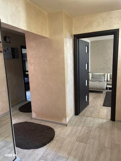 Apartament cu 3 camere decomandat în Horezu