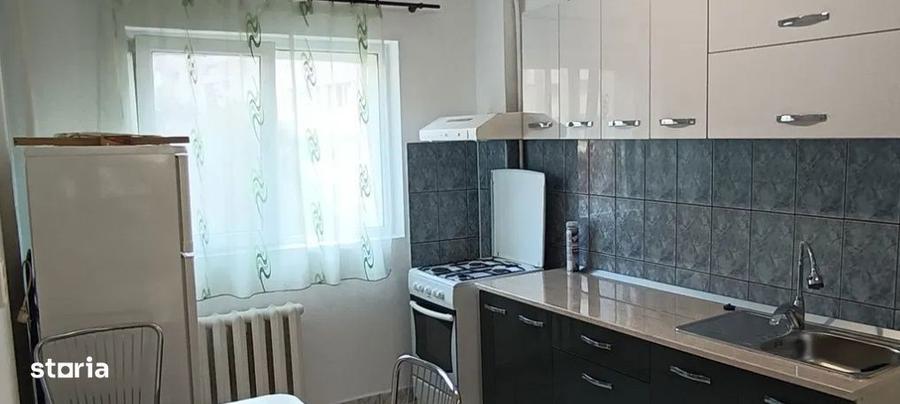 Apartament cu 2 camere semidecomandat, mobilat în Ștefan cel Mare
