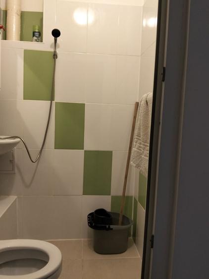 Vand garsoniera confort 3, zona Baicului,15m2.et 4/4.Garsoniera este mobilatautilata.GazeBlocul este anvelopatSector 2 - 3