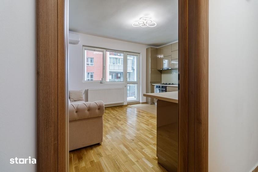 Apartament cu 3 camere în Apărătorii Patriei