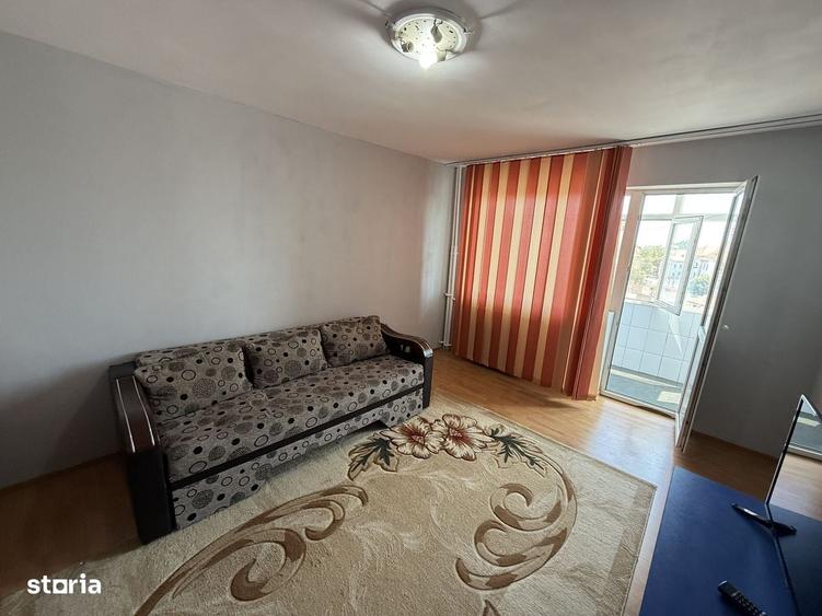 Apartament cu 2 camere decomandat în Casa de Cultură