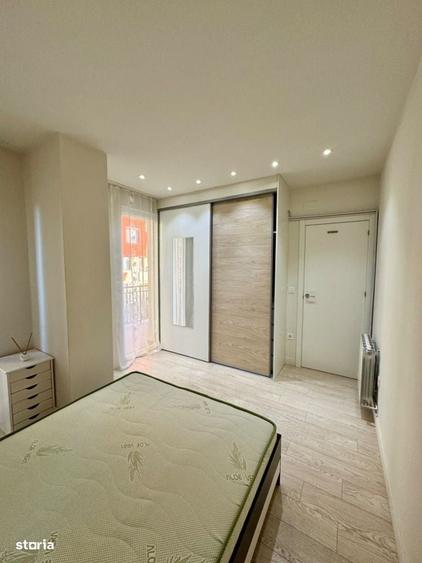 Apartament cu 3 camere semidecomandat în Intim