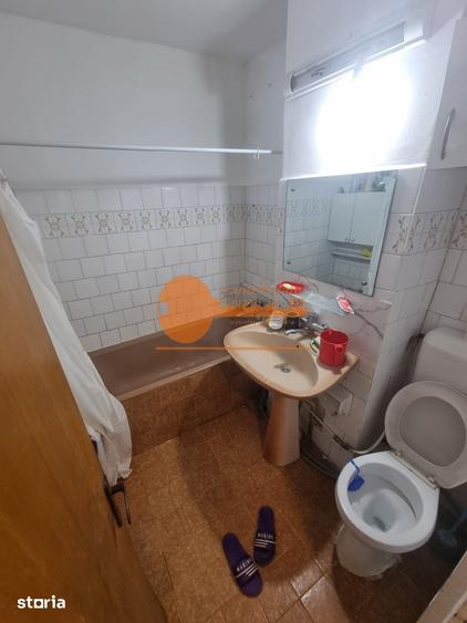Apartament cu 3 camere decomandat în Crângași