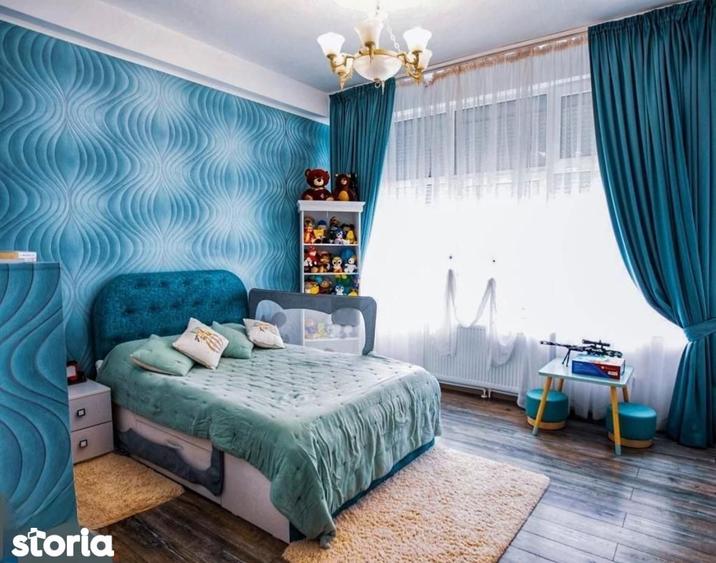 Casă cu 6 camere cu Teren 421 Mp în Central