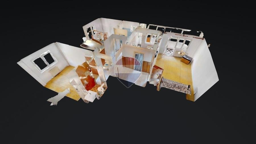 Apartament cu 4 camere decomandat în Răcădău