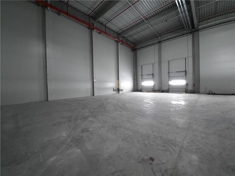Spațiu industrial, de 900 mp, în Est