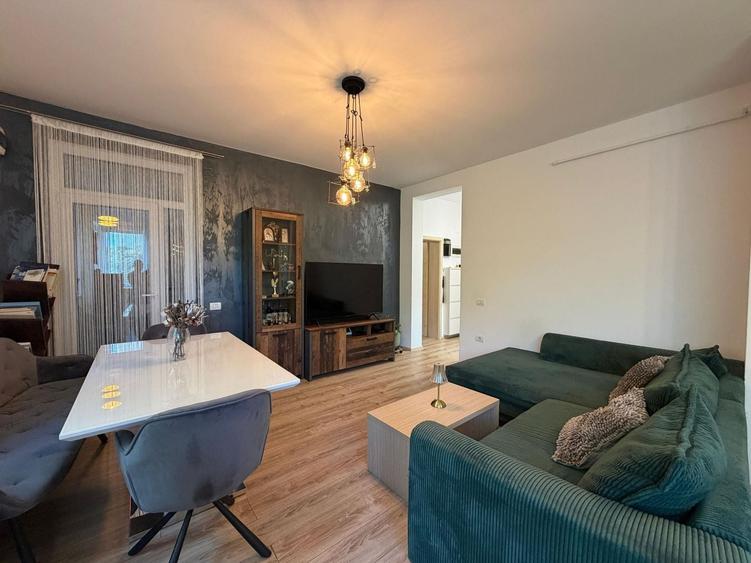 Apartament cu 2 camere decomandat în Dumbrăvița