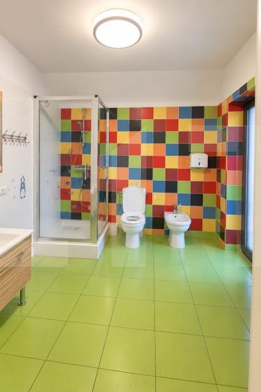 Casă individuală cu 5 camere cu Canalizare în Central