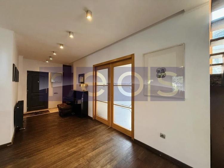 Casă individuală cu 6 camere cu Piscina în Central