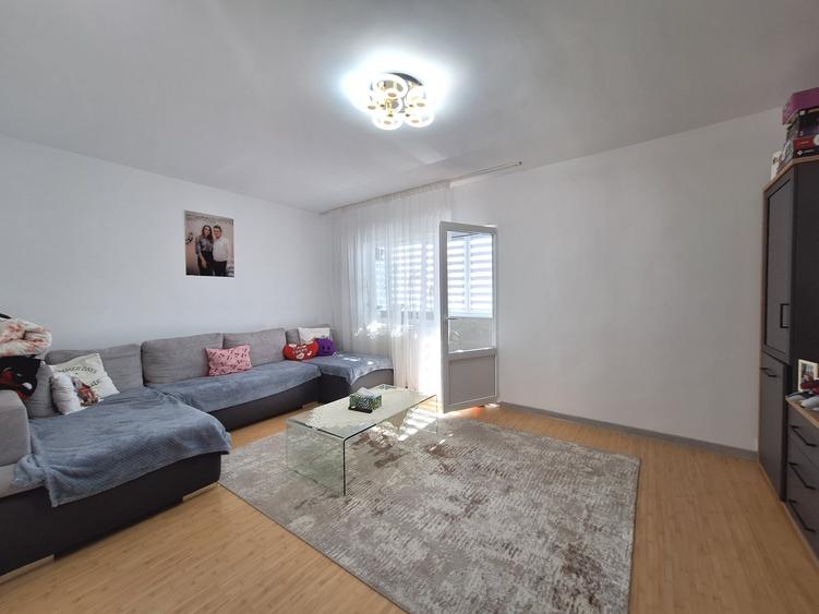 Apartament cu 2 camere decomandat, mobilat în Florești