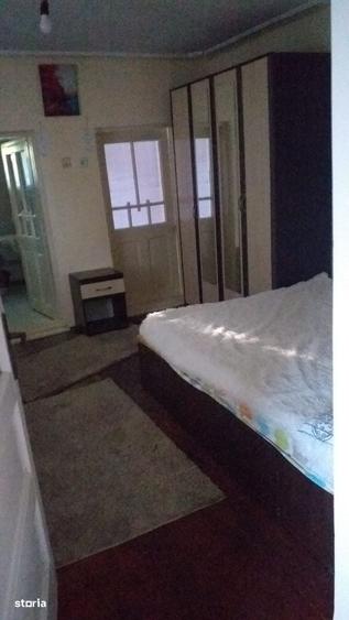 Casă cu 4 camere cu Teren 2275 Mp în Văcărești