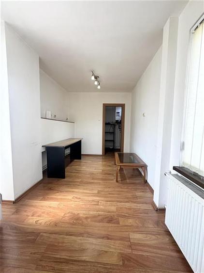 Casă individuală cu 8 camere cu Canalizare în Casa de Cultură