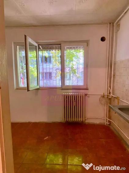 Apartament cu 2 camere decomandat în Apusului