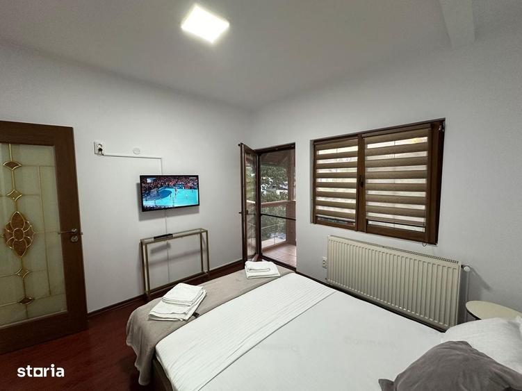 Casă cu 4 camere decomandat în Central