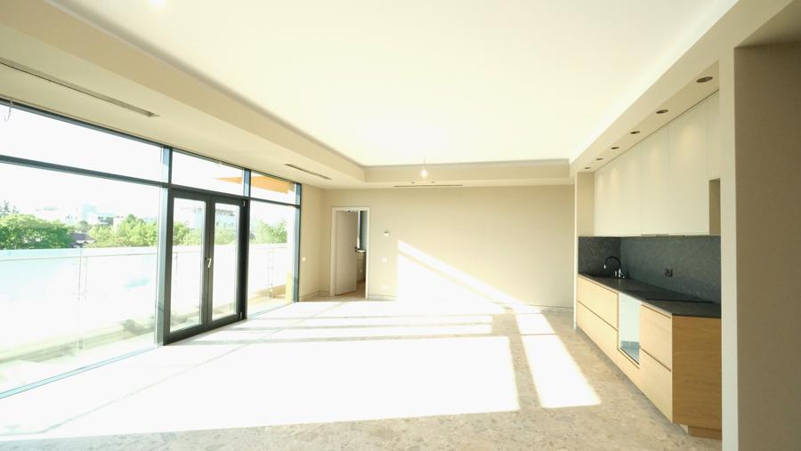 Apartament cu 4 camere în Dacia