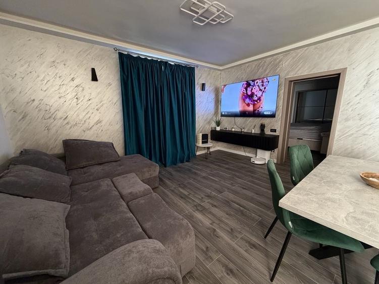 Apartament cu 2 camere decomandat în Central