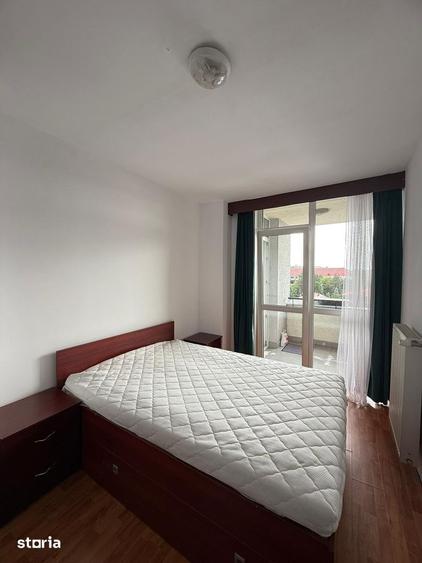 Apartament cu 4 camere semidecomandat în Central