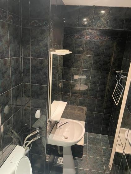 Apartament cu 4 camere decomandat, mobilat în Central