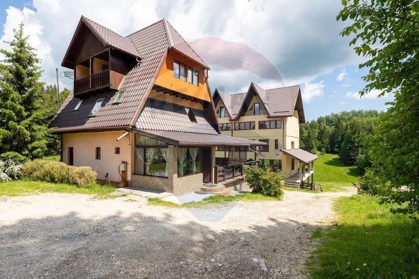 Hotel/Pensiune, de 1,974 mp, în Dâmbovicioara