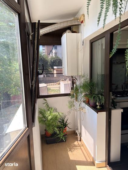 Apartament cu 3 camere decomandat în Exterior Vest