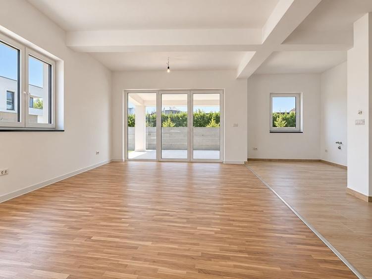 Duplex cu 4 camere cu Canalizare în Moșnița Nouă