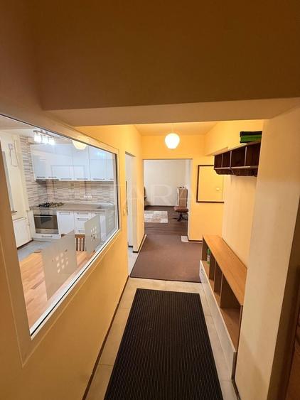 Apartament cu 3 camere decomandat în Central