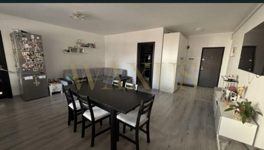 Apartament cu 3 camere semidecomandat, mobilat în Florești
