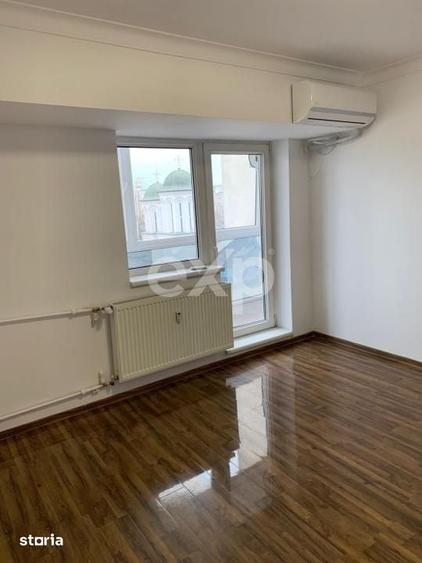 Apartament cu 2 camere semidecomandat în Centrul Civic