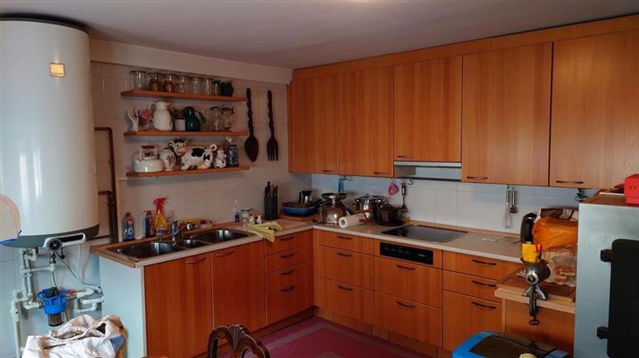 Casă individuală cu 5 camere cu Teren 7241 Mp în Central