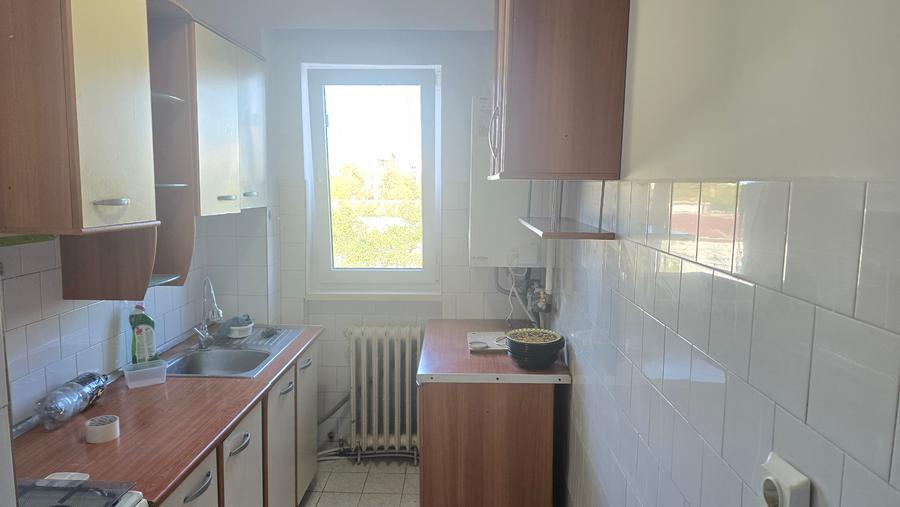 Apartament cu 3 camere semidecomandat în Astoria