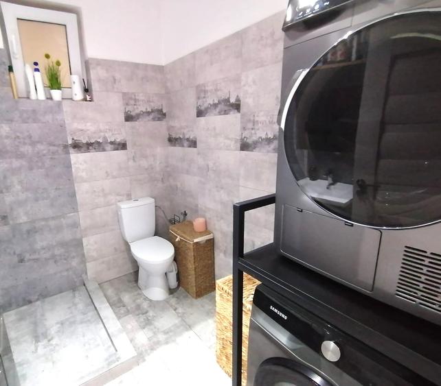 Casă cu 3 camere cu Canalizare în Dobroești