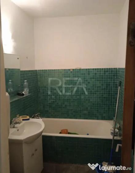 Apartament cu 3 camere semidecomandat în Drumul Taberei