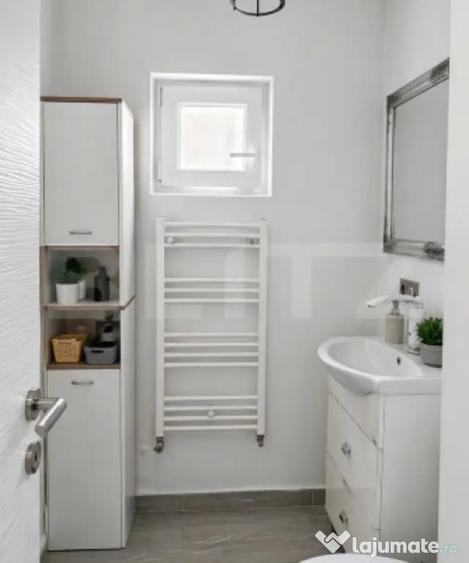 Apartament cu 4 camere decomandat în Central