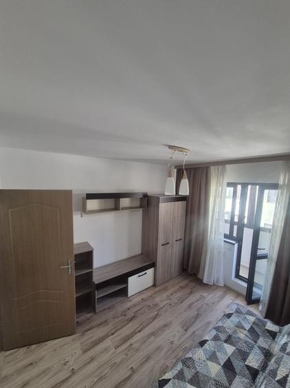 Apartament cu 2 camere decomandat în Runcu