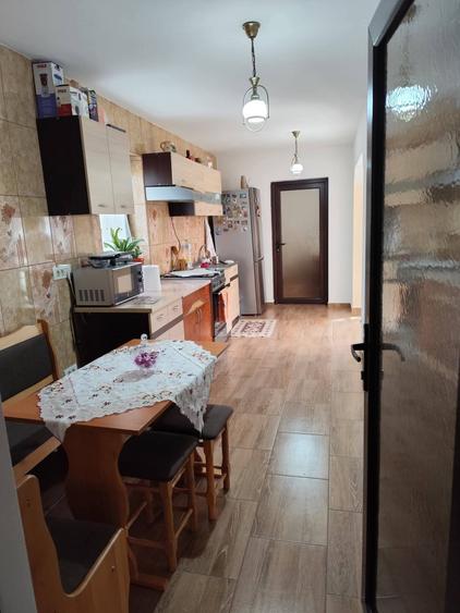 Casă cu 3 camere cu Canalizare în Lumina