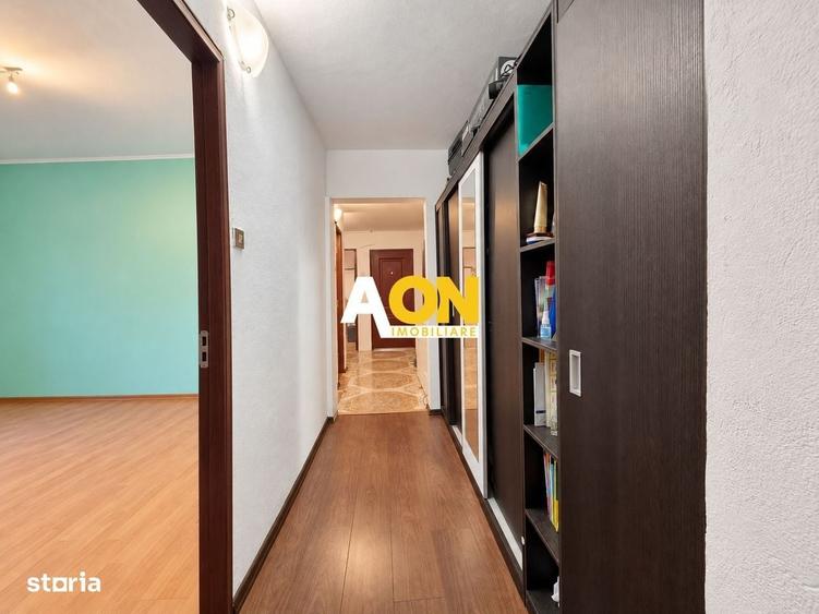 Apartament cu 3 camere decomandat în Cetate