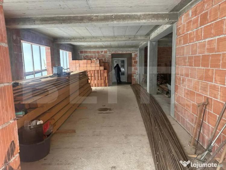 Casă cu 3 camere cu Teren 1643 Mp în Central