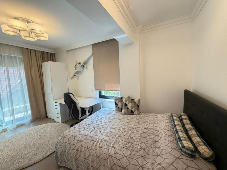 Apartament cu 5 camere decomandat, mobilat în Herăstrău