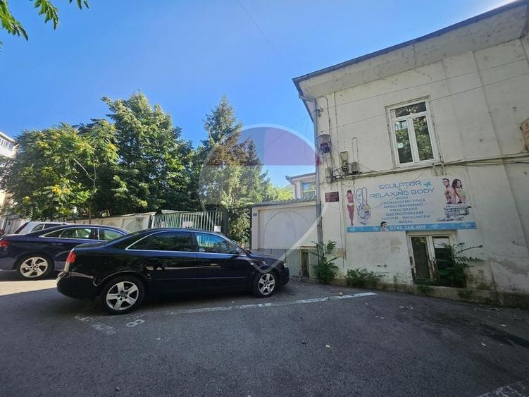 Casă individuală cu 4 camere cu Teren 1302 Mp în Ultracentral