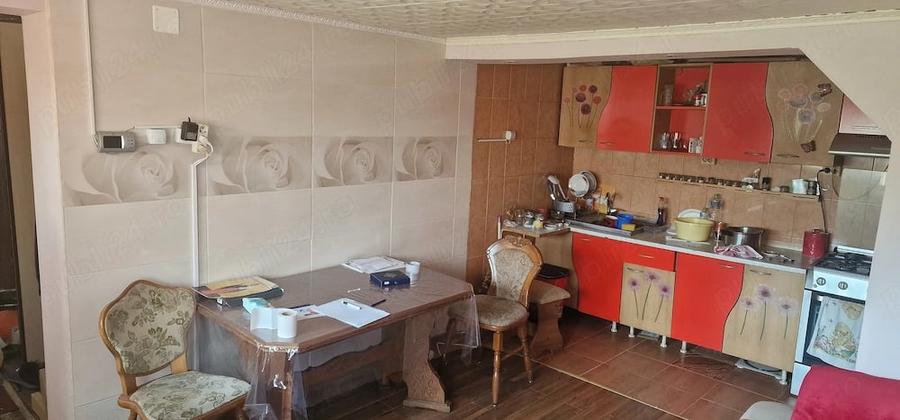 Casă cu 3 camere cu Teren 450 Mp în Bănești