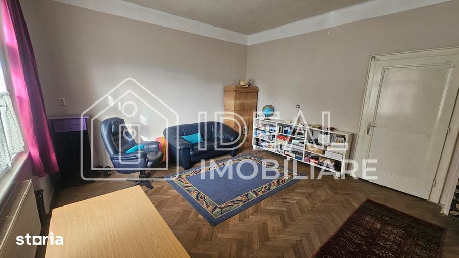 Casă cu 6 camere cu Teren 900 Mp în Calea Poplăcii