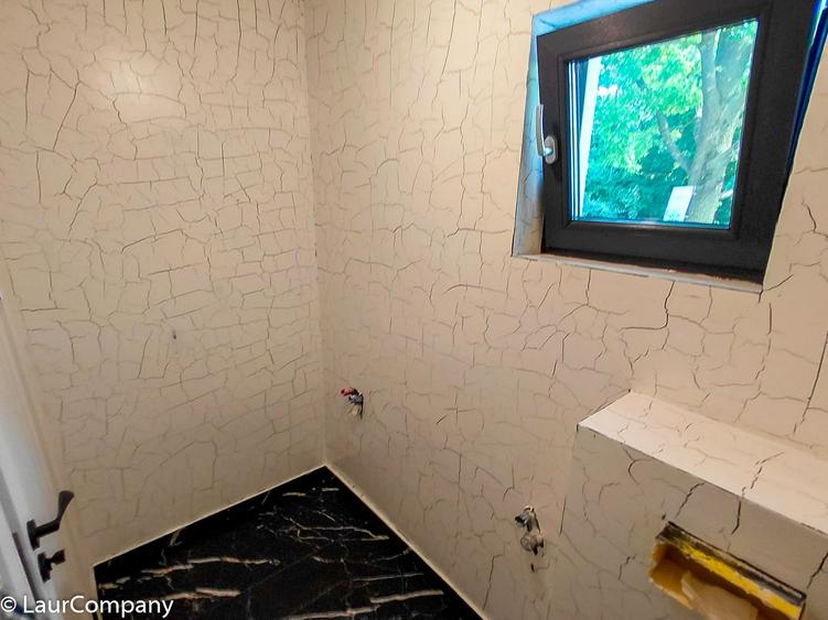 Casă individuală cu 4 camere cu Canalizare în Valea Mare-Podgoria