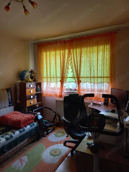 Apartament cu 3 camere decomandat în Calea Poplăcii