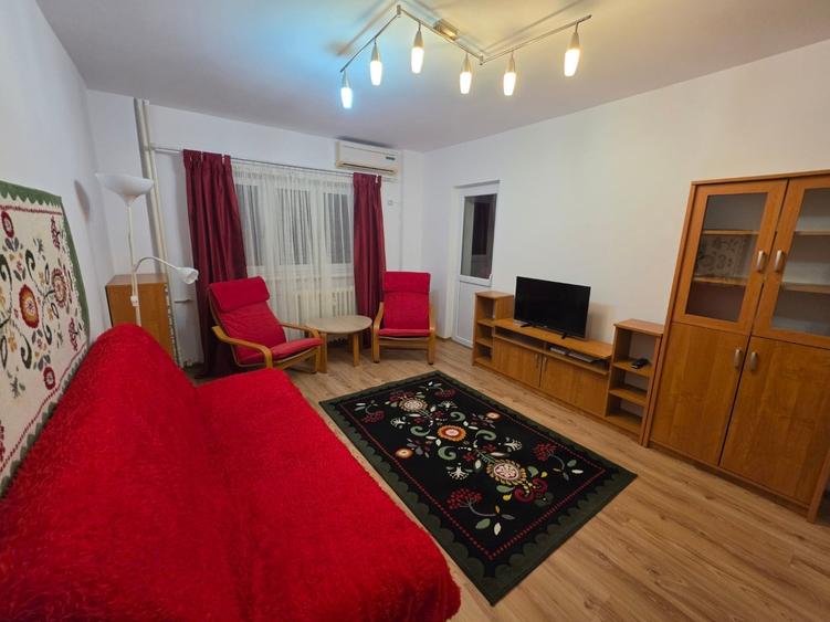 Garsonieră decomandată în Baba Novac