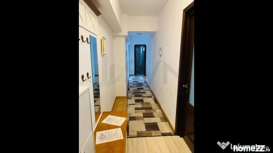 Apartament cu 3 camere decomandat în Victoriei